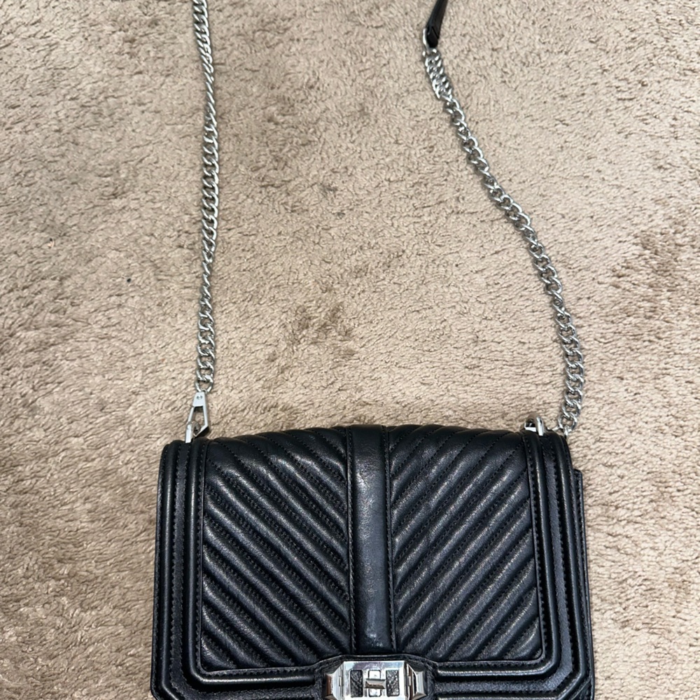 Chain crossbody